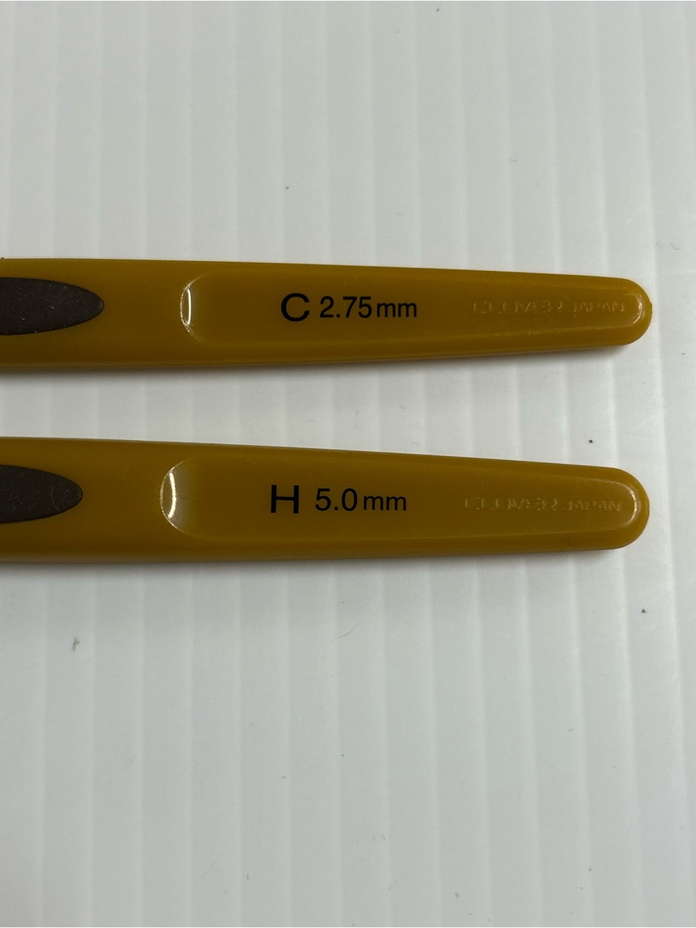 Lot Of 2 Clover Soft Touch Crochet Hooks - Picture 2 of 3
